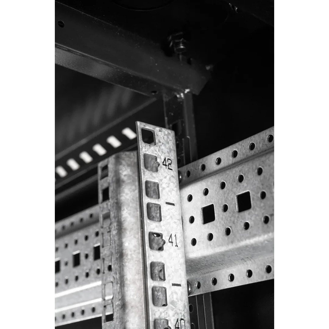 RACK DE PISO CERRADO 42U STRIG 600 X 800 4 FAN - Imagen 4