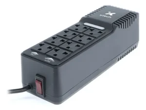 REGULADOR DE VOLTAJE XTECH XTR1002 1000VA 8 TOMAS 500W